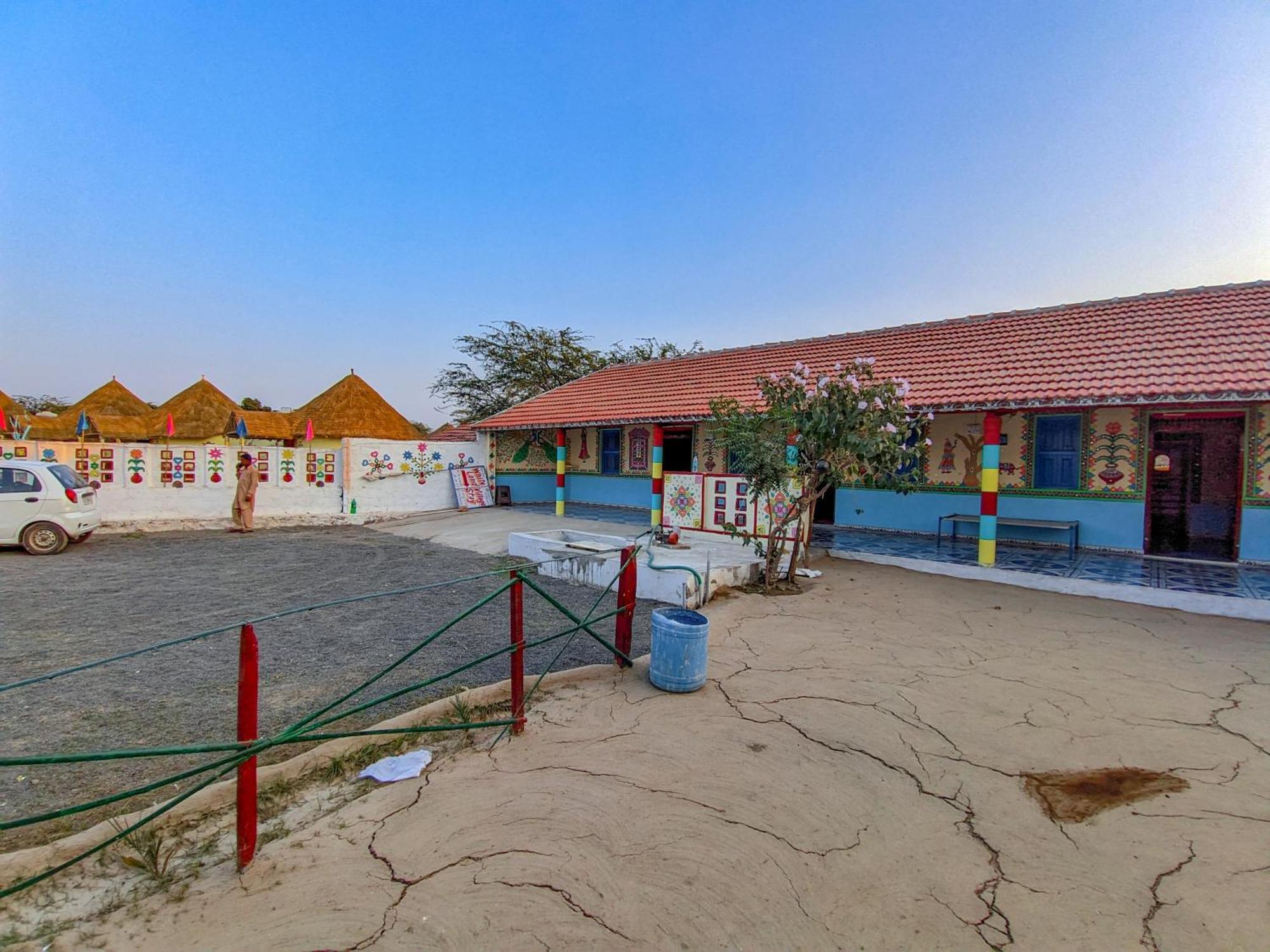 White Land Villagestay Dhordo 외부 사진