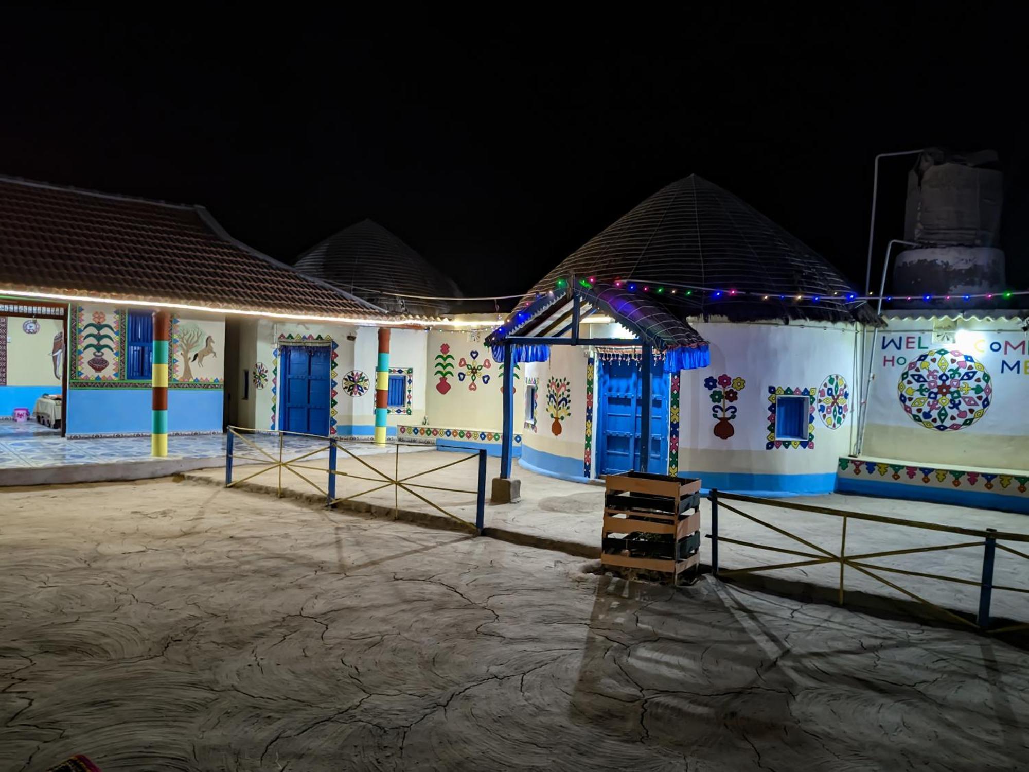 White Land Villagestay Dhordo 외부 사진