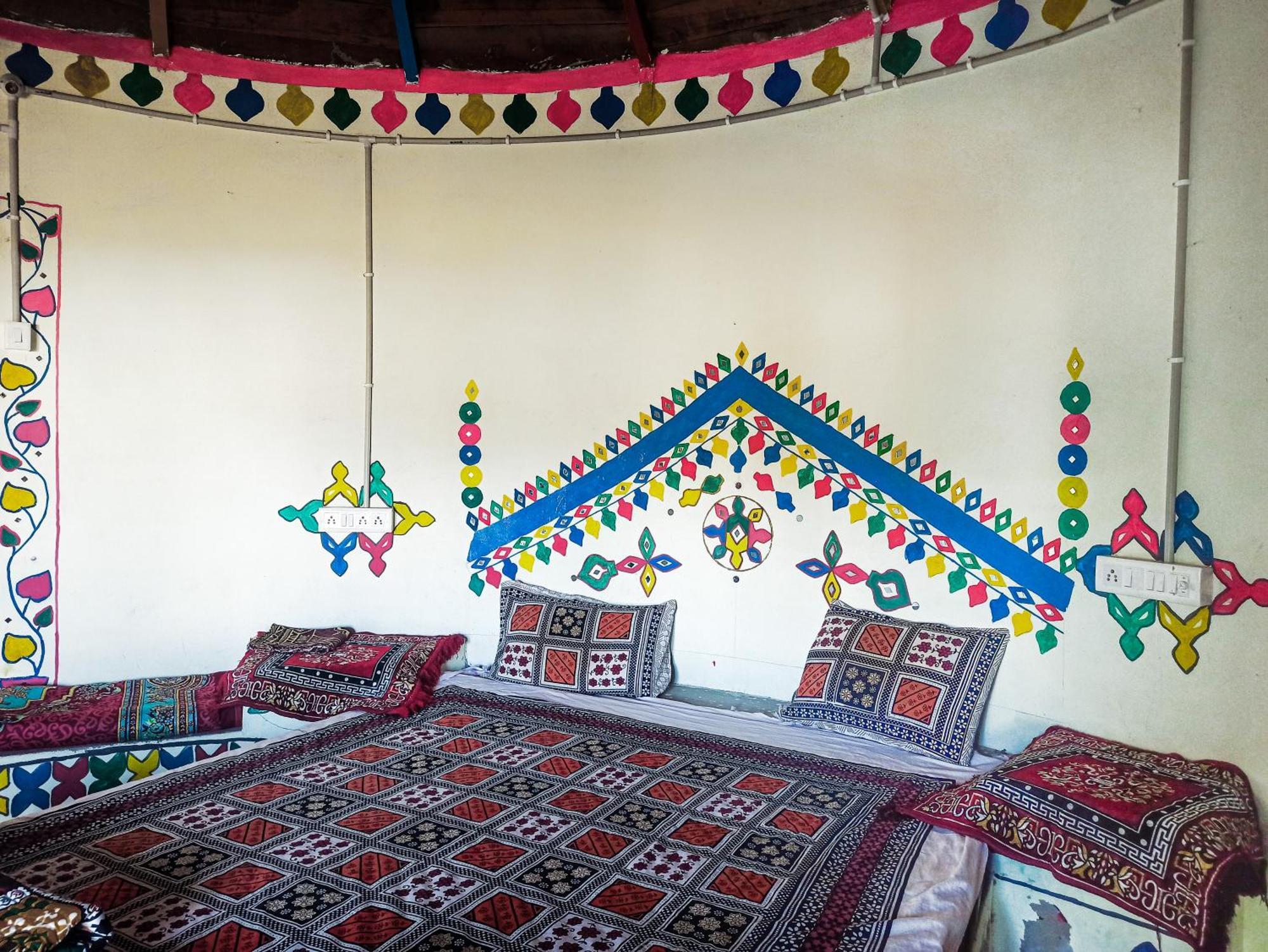 White Land Villagestay Dhordo 외부 사진