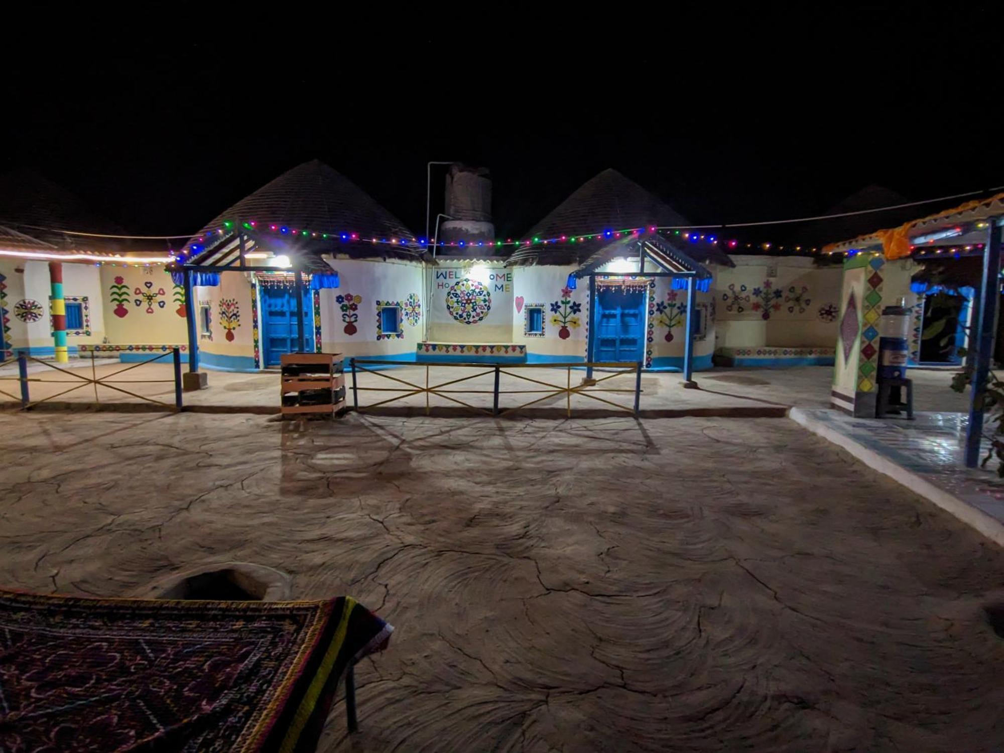 White Land Villagestay Dhordo 외부 사진