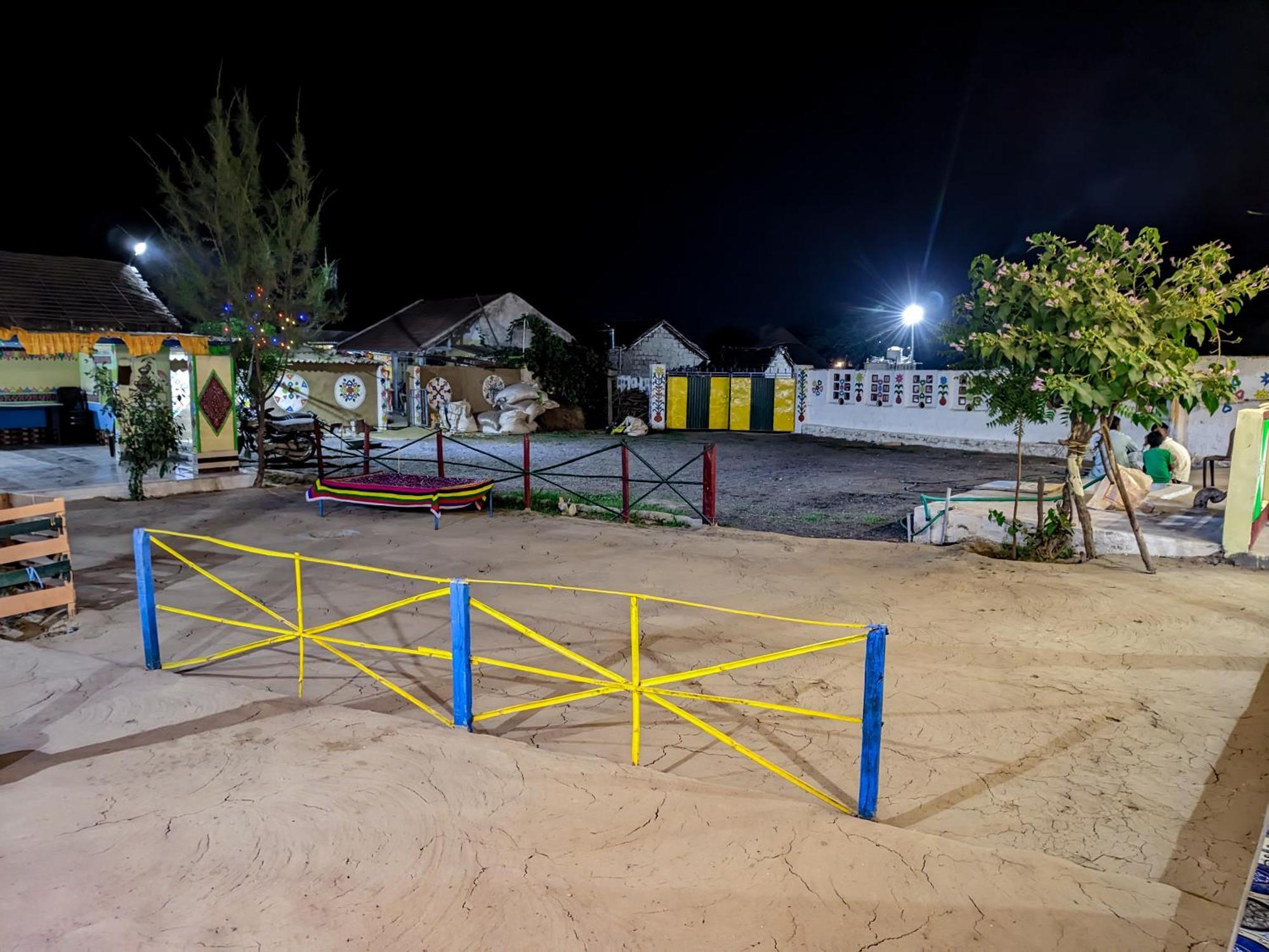 White Land Villagestay Dhordo 외부 사진