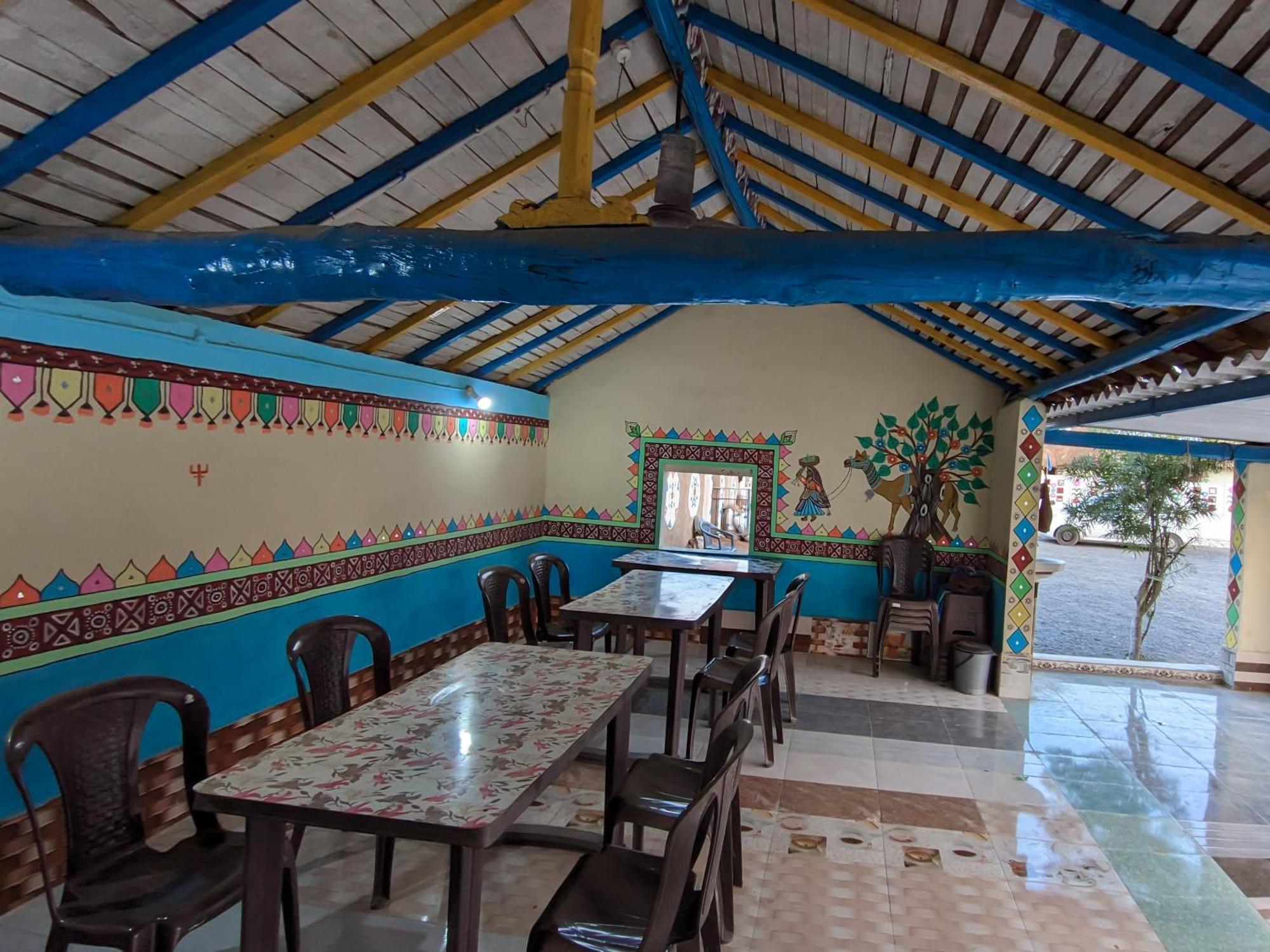 White Land Villagestay Dhordo 외부 사진