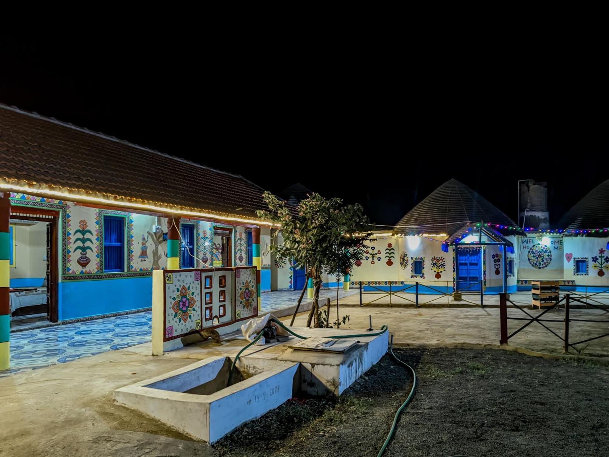White Land Villagestay Dhordo 외부 사진
