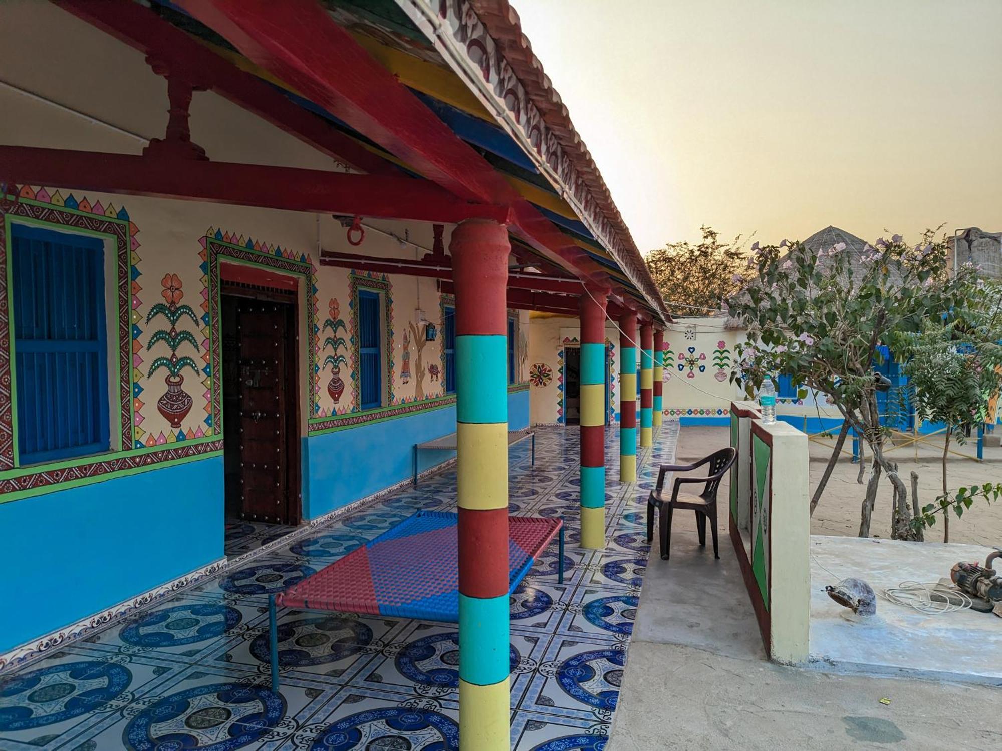 White Land Villagestay Dhordo 외부 사진
